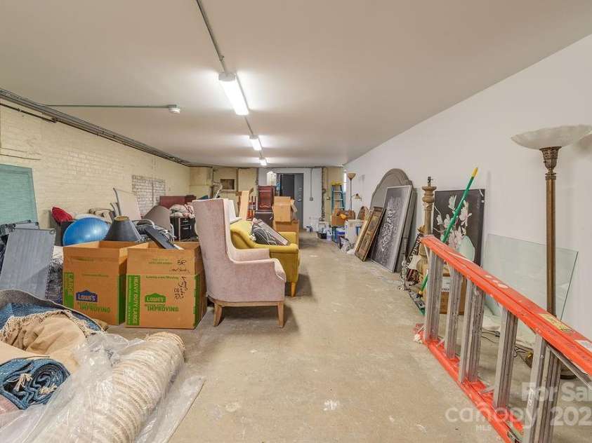 33 Carolina Lane, Asheville, NC 28801.  MLS# CAR4277865, YatesRealty ID 26531. Counted as NHLA but does have non funcitioning Warm Morning Heater