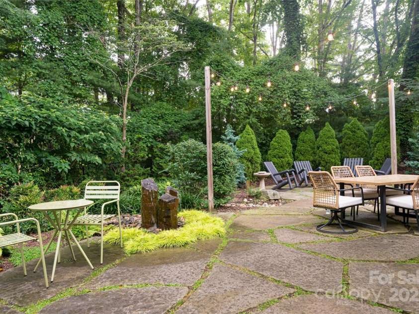111 Bilberry Lane, Candler, NC 28715.  MLS# CAR4280132, YatesRealty ID 26532. 