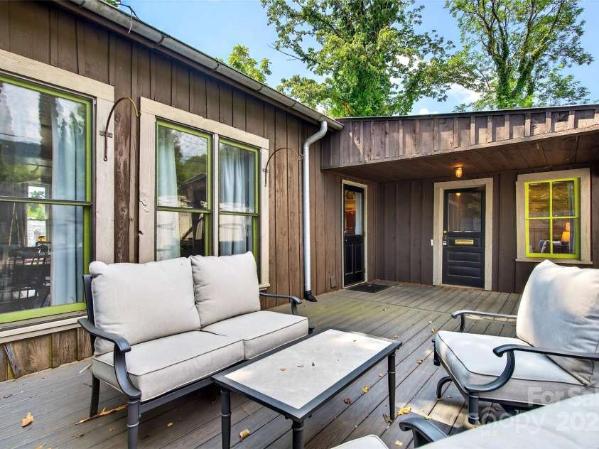 313 Depot Street, Waynesville, NC 28786.  MLS# CAR4279373, YatesRealty ID 26533. 