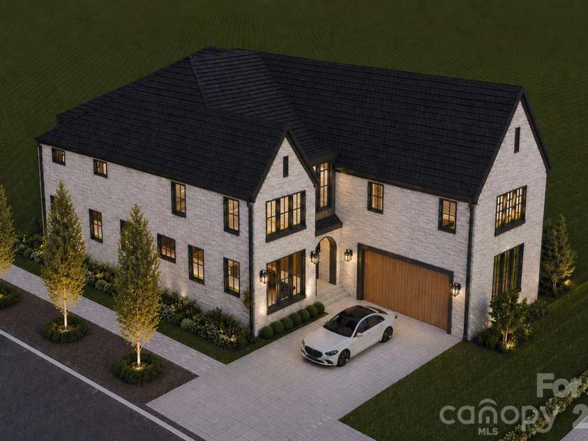 401 McDonald Avenue, Charlotte, NC 28203.  MLS# CAR4385467, YatesRealty ID 26533. Courtyard