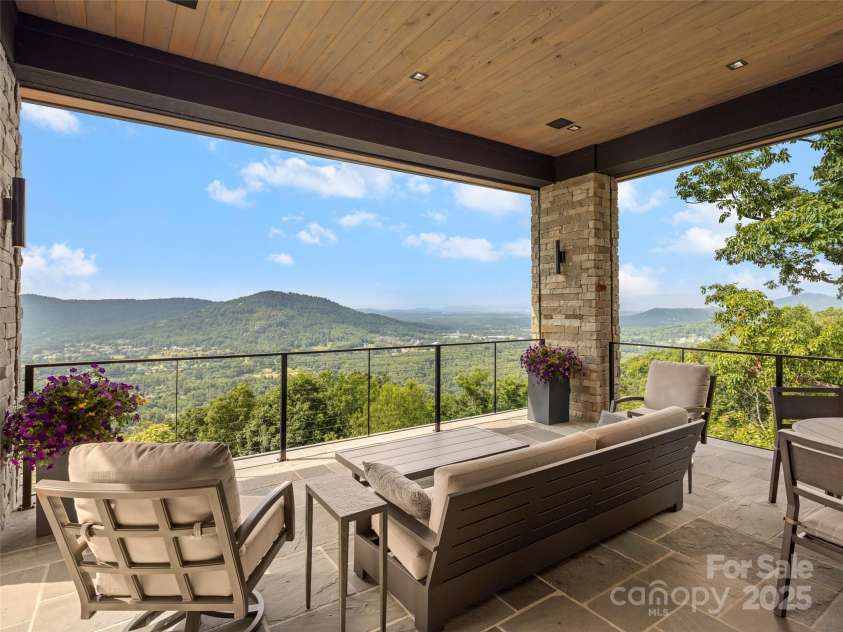 510 Cloud Top Way, Arden, NC 28704.  MLS# CAR4271499, YatesRealty ID 26534. 