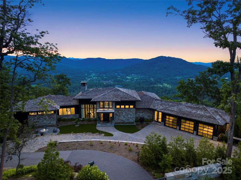 510 Cloud Top Way, Arden, NC 28704.  MLS# CAR4271499, YatesRealty ID 26534. 