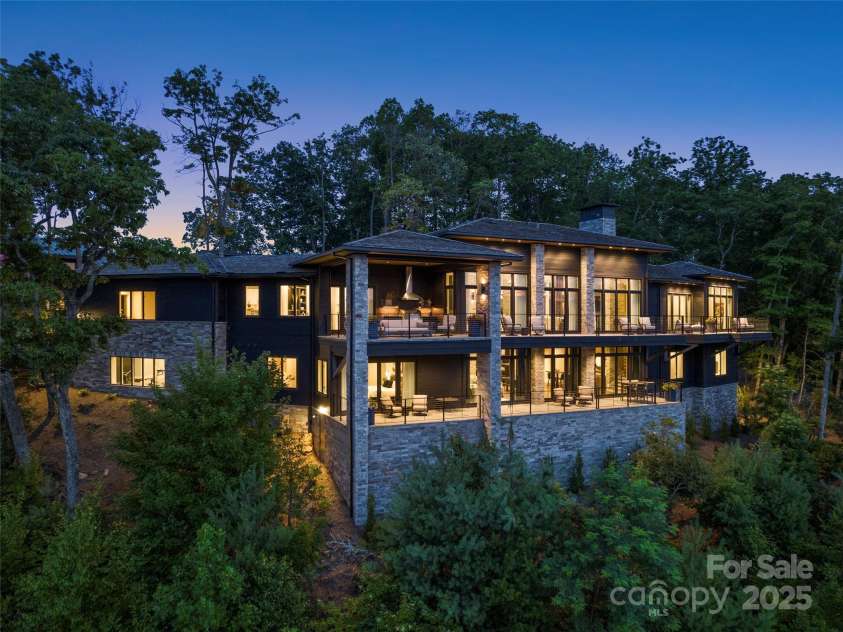 510 Cloud Top Way, Arden, NC 28704.  MLS# CAR4271499, YatesRealty ID 26534. 