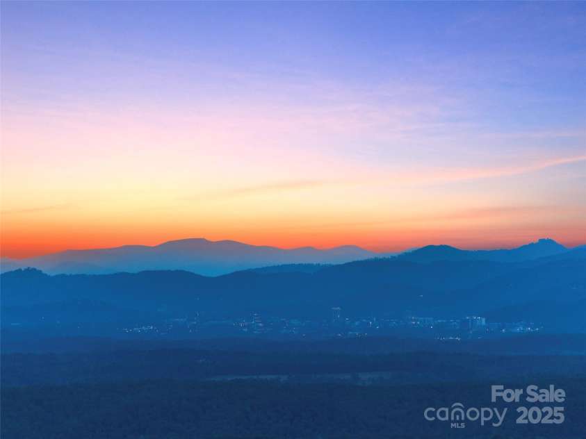510 Cloud Top Way, Arden, NC 28704.  MLS# CAR4271499, YatesRealty ID 26534. 