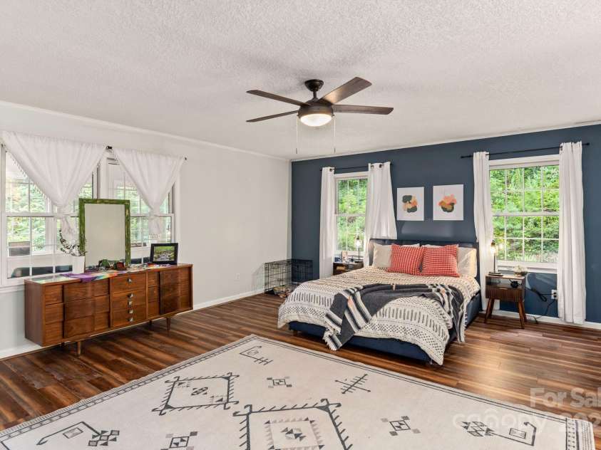 32 Tucker Road, Black Mountain, NC 28711.  MLS# CAR4275444, YatesRealty ID 26535. 