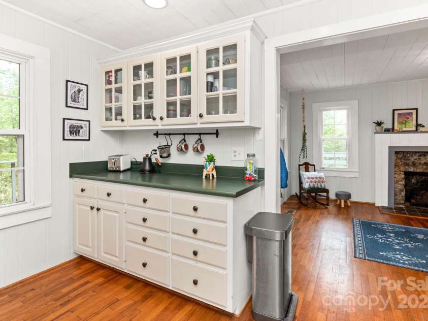 32 Tucker Road, Black Mountain, NC 28711.  MLS# CAR4275444, YatesRealty ID 26535. 