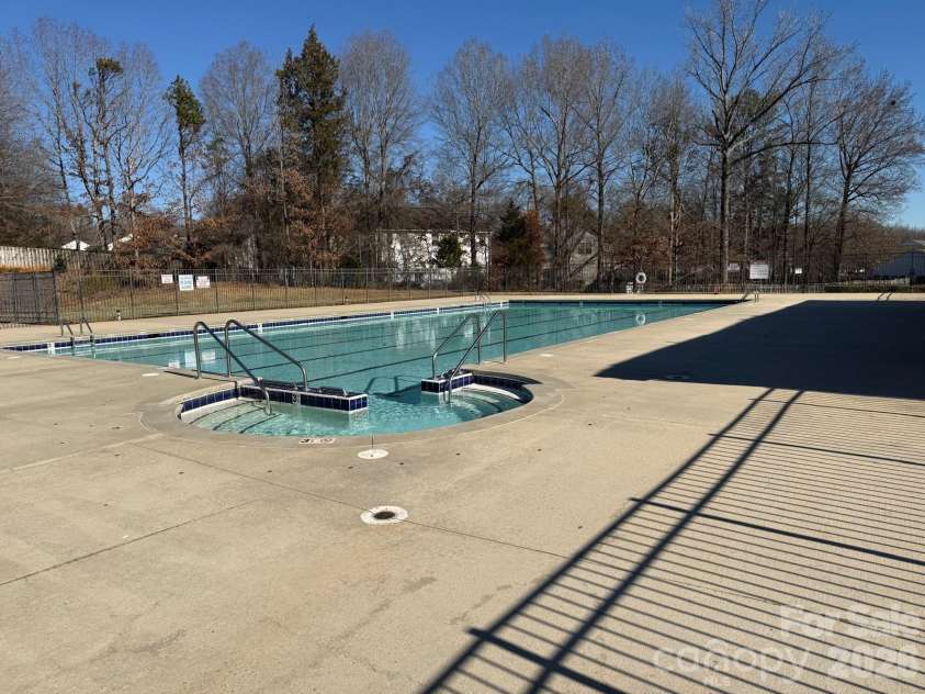 11001 Dulin Creek Boulevard, Charlotte, NC 28215.  MLS# CAR4287097, YatesRealty ID 26536. Community Pool Area