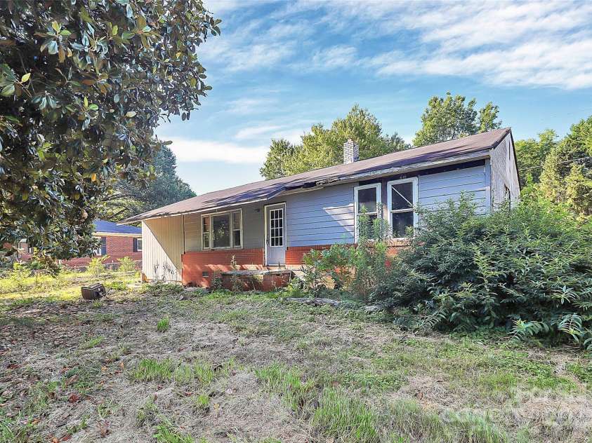 112 Harmony Trail, Gastonia, NC 28056.  MLS# CAR4273653, YatesRealty ID 26537. 