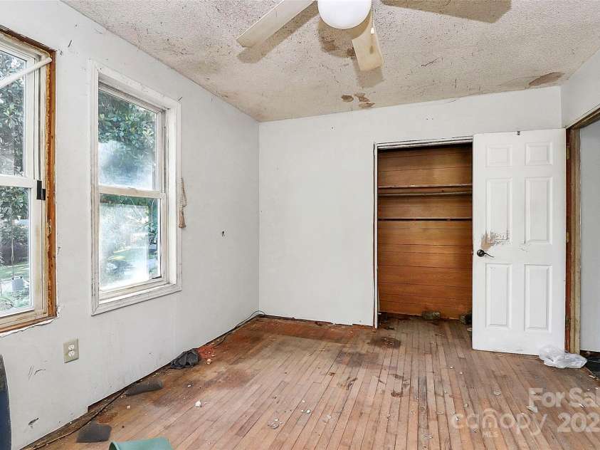 112 Harmony Trail, Gastonia, NC 28056.  MLS# CAR4273653, YatesRealty ID 26537. 