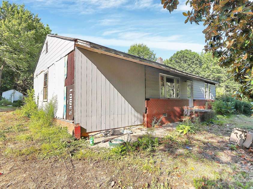 112 Harmony Trail, Gastonia, NC 28056.  MLS# CAR4273653, YatesRealty ID 26537. 
