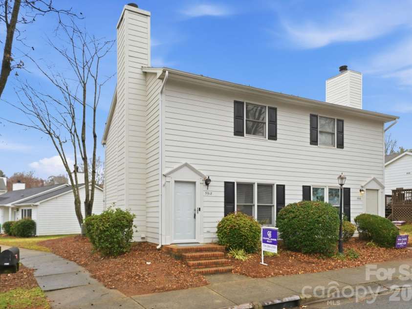 5918 Crape Myrtle Lane, Charlotte, NC 28216.  MLS# CAR4326062, YatesRealty ID 26538. 