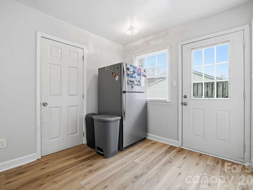 5918 Crape Myrtle Lane, Charlotte, NC 28216.  MLS# CAR4326062, YatesRealty ID 26538. 