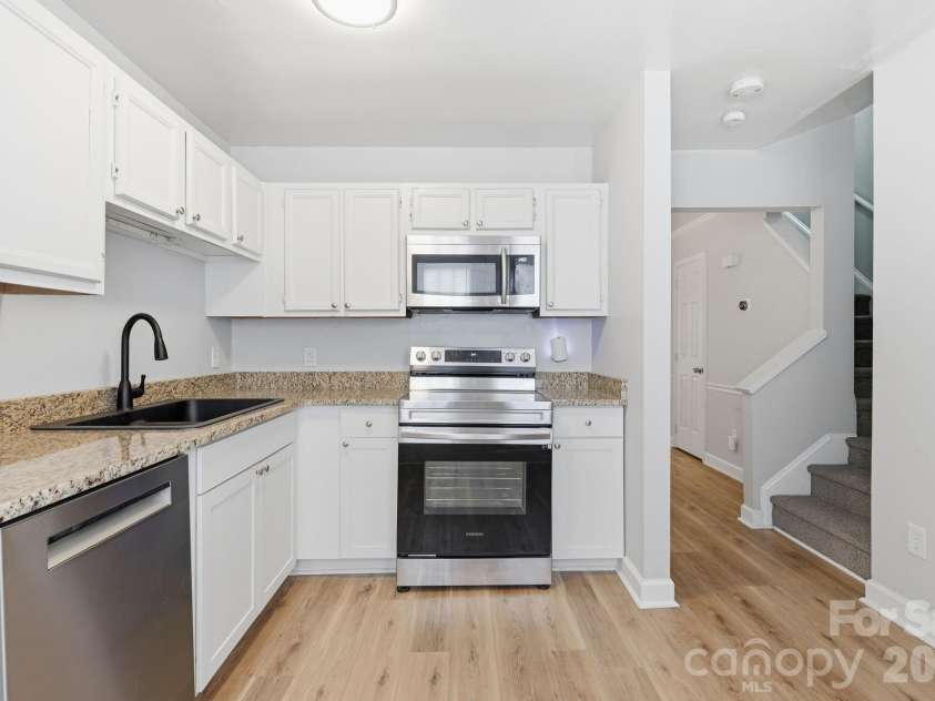 5918 Crape Myrtle Lane, Charlotte, NC 28216.  MLS# CAR4326062, YatesRealty ID 26538. 