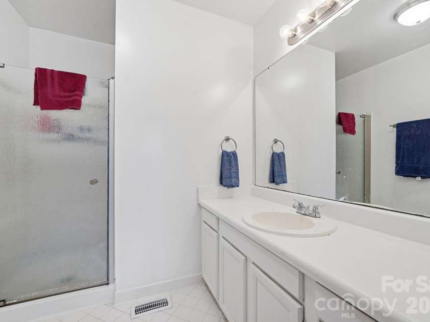 5918 Crape Myrtle Lane, Charlotte, NC 28216.  MLS# CAR4326062, YatesRealty ID 26538. 