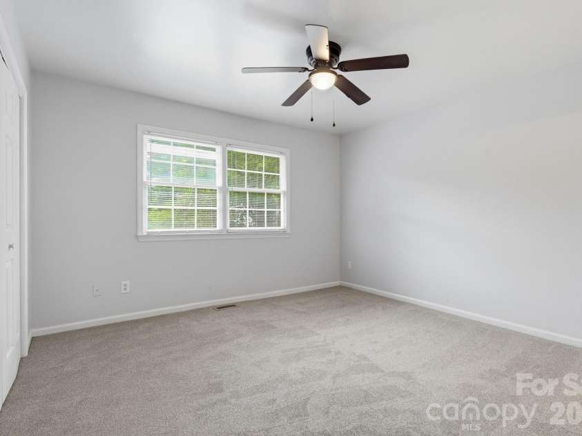 5918 Crape Myrtle Lane, Charlotte, NC 28216.  MLS# CAR4326062, YatesRealty ID 26538. Primary Bedroom