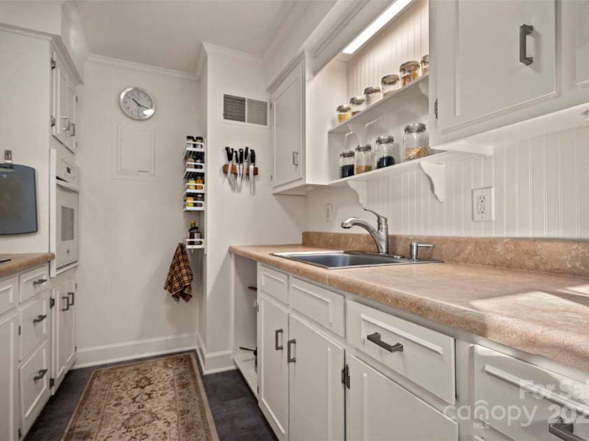 305 Grady Avenue, Tryon, NC 28782.  MLS# CAR4233461, YatesRealty ID 2654. Kitchen