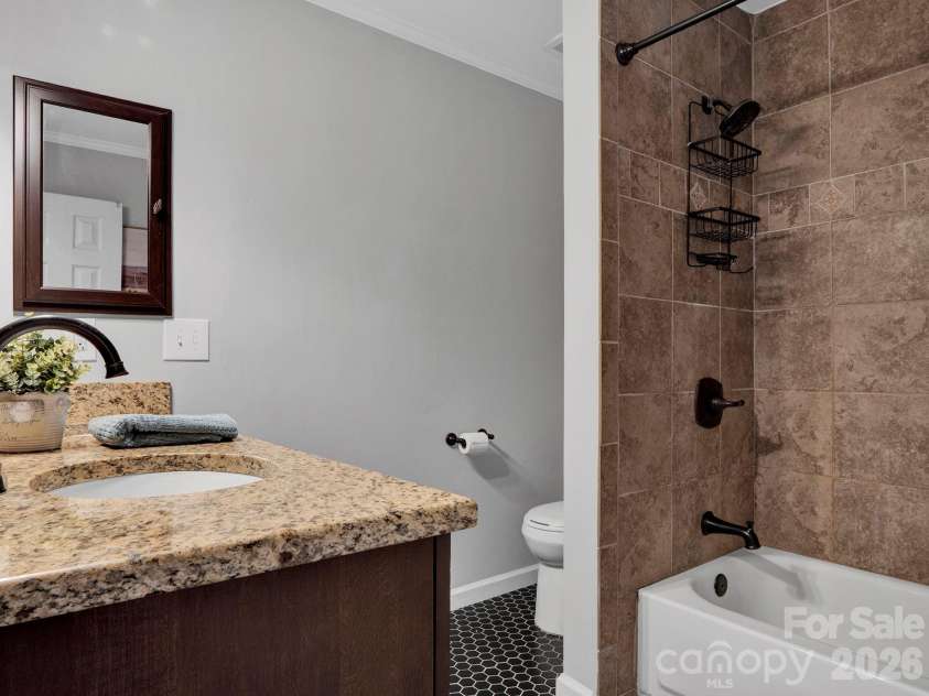 239 Clarkson Street, Charlotte, NC 28202.  MLS# CAR4346858, YatesRealty ID 26541. 