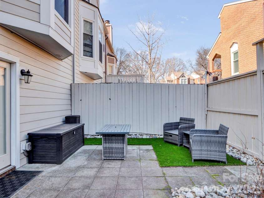239 Clarkson Street, Charlotte, NC 28202.  MLS# CAR4346858, YatesRealty ID 26541. 