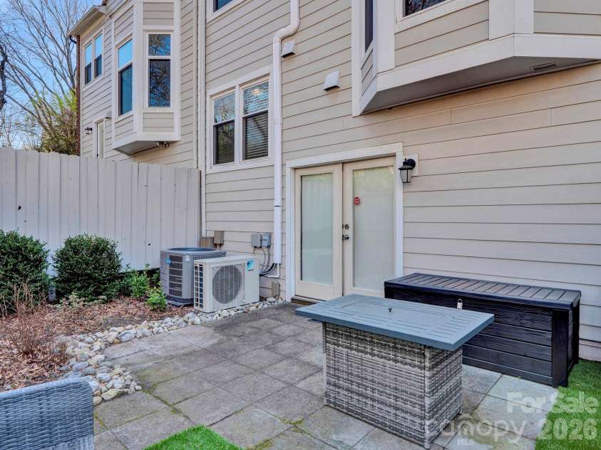239 Clarkson Street, Charlotte, NC 28202.  MLS# CAR4346858, YatesRealty ID 26541. 