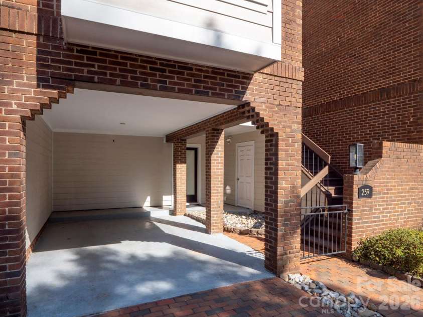 239 Clarkson Street, Charlotte, NC 28202.  MLS# CAR4346858, YatesRealty ID 26541. 