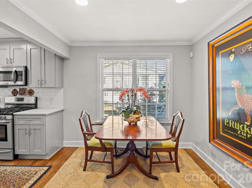 4828 Gilmore Drive, Charlotte, NC 28209.  MLS# CAR4357710, YatesRealty ID 26542. 