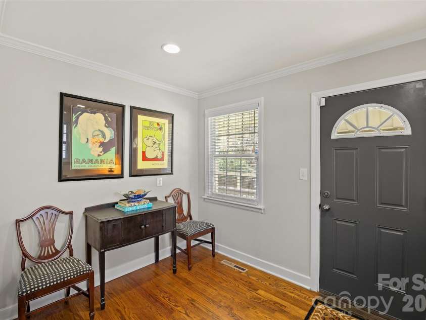 4828 Gilmore Drive, Charlotte, NC 28209.  MLS# CAR4357710, YatesRealty ID 26542. 