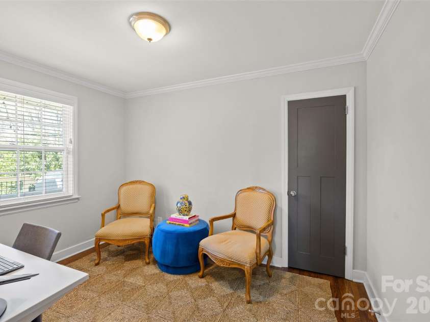 4828 Gilmore Drive, Charlotte, NC 28209.  MLS# CAR4357710, YatesRealty ID 26542. 