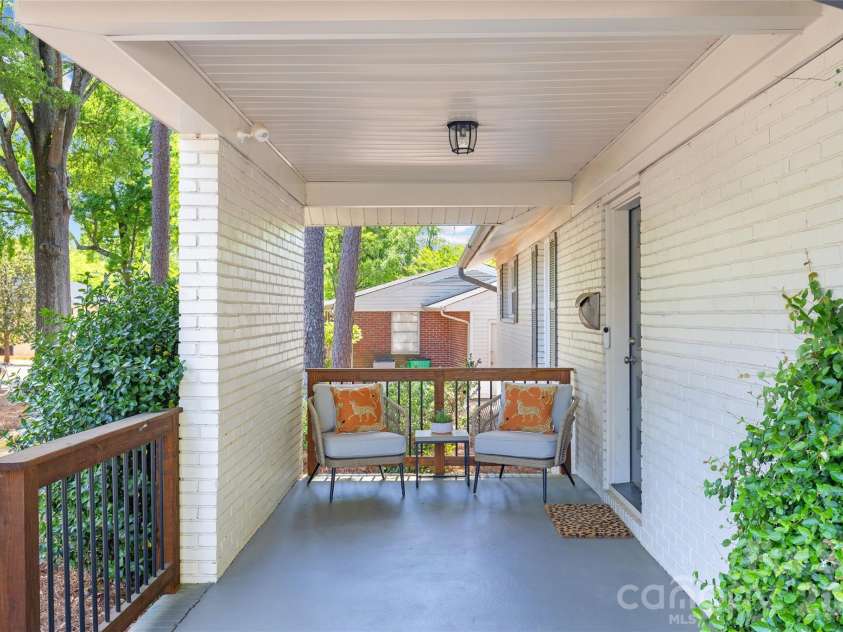 4828 Gilmore Drive, Charlotte, NC 28209.  MLS# CAR4357710, YatesRealty ID 26542. 