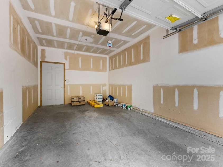 17136 Red Feather Drive, Charlotte, NC 28277.  MLS# CAR4269766, YatesRealty ID 26544. 