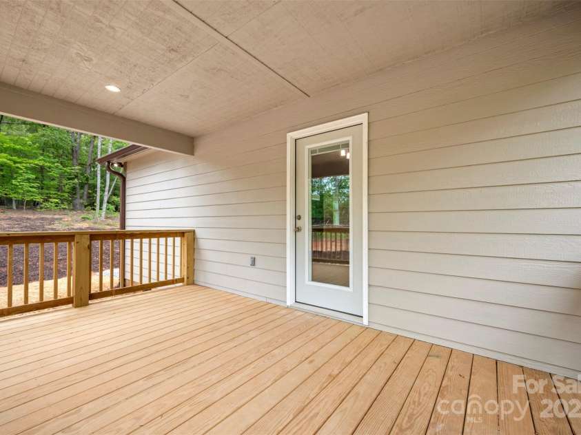 371 Amber Oaks Drive, Rutherfordton, NC 28139.  MLS# CAR4239867, YatesRealty ID 26545. 