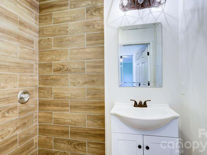 37 Oak Drive, Concord, NC 28027.  MLS# CAR4360964, YatesRealty ID 26549. 
