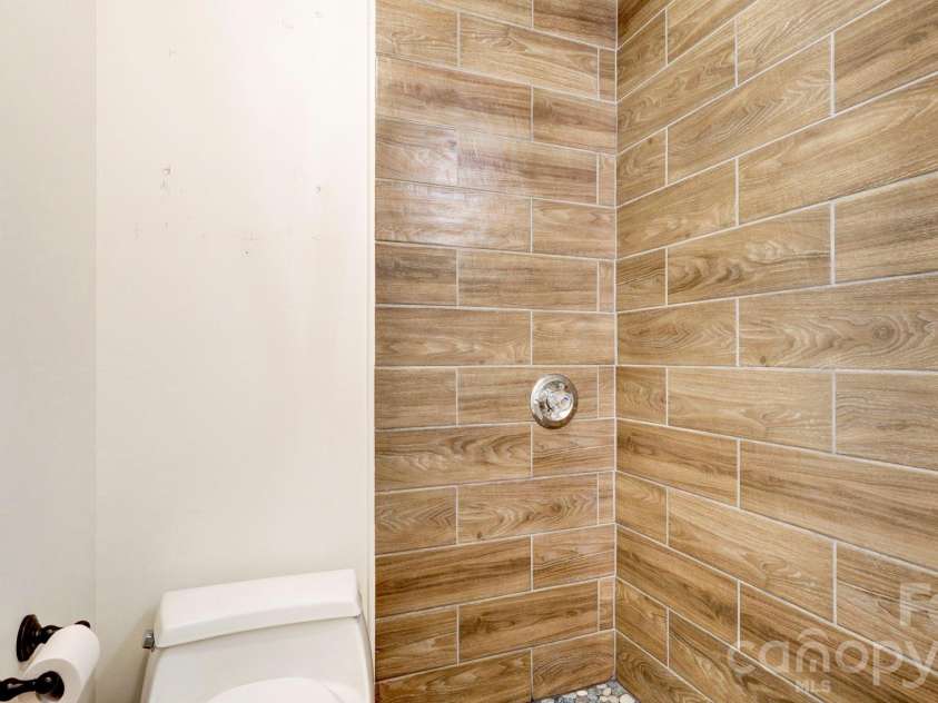 37 Oak Drive, Concord, NC 28027.  MLS# CAR4360964, YatesRealty ID 26549. 