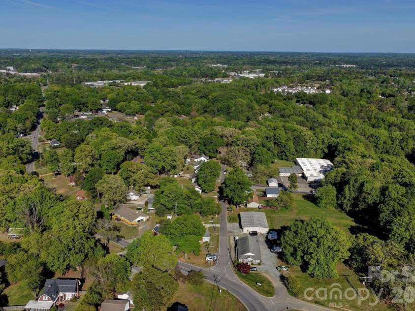 37 Oak Drive, Concord, NC 28027.  MLS# CAR4360964, YatesRealty ID 26549. 