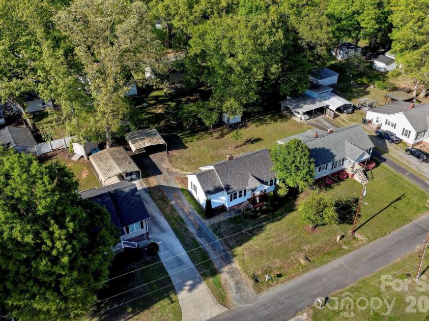 37 Oak Drive, Concord, NC 28027.  MLS# CAR4360964, YatesRealty ID 26549. 