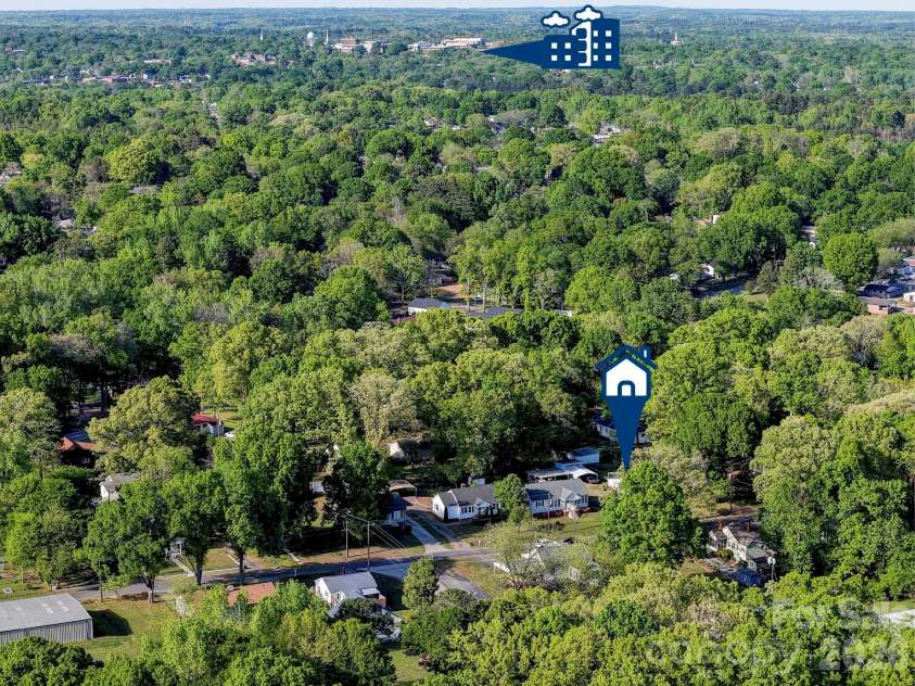 37 Oak Drive, Concord, NC 28027.  MLS# CAR4360964, YatesRealty ID 26549. 