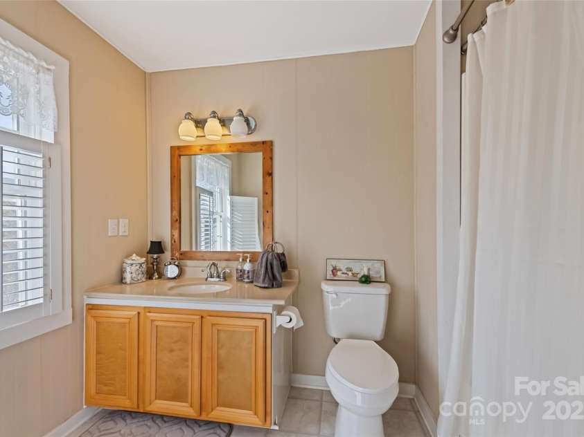 31 Laurel Ridge Drive, Otto, NC 28763.  MLS# CAR4316016, YatesRealty ID 2655. 