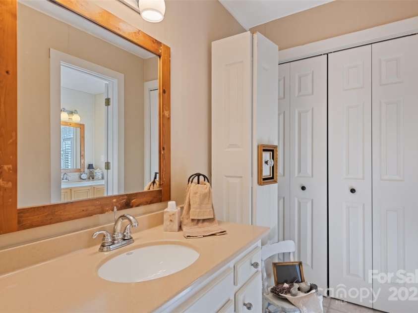 31 Laurel Ridge Drive, Otto, NC 28763.  MLS# CAR4316016, YatesRealty ID 2655. 