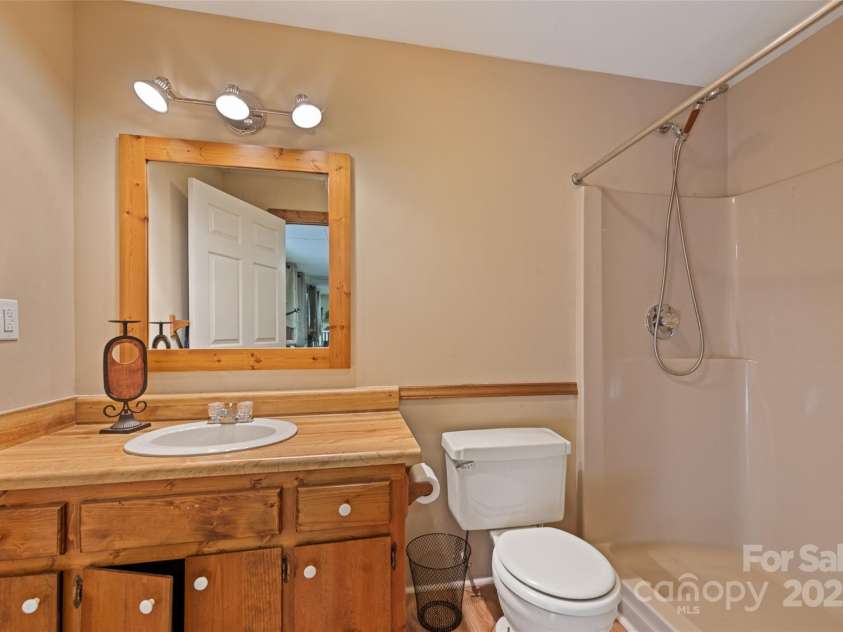 31 Laurel Ridge Drive, Otto, NC 28763.  MLS# CAR4316016, YatesRealty ID 2655. 