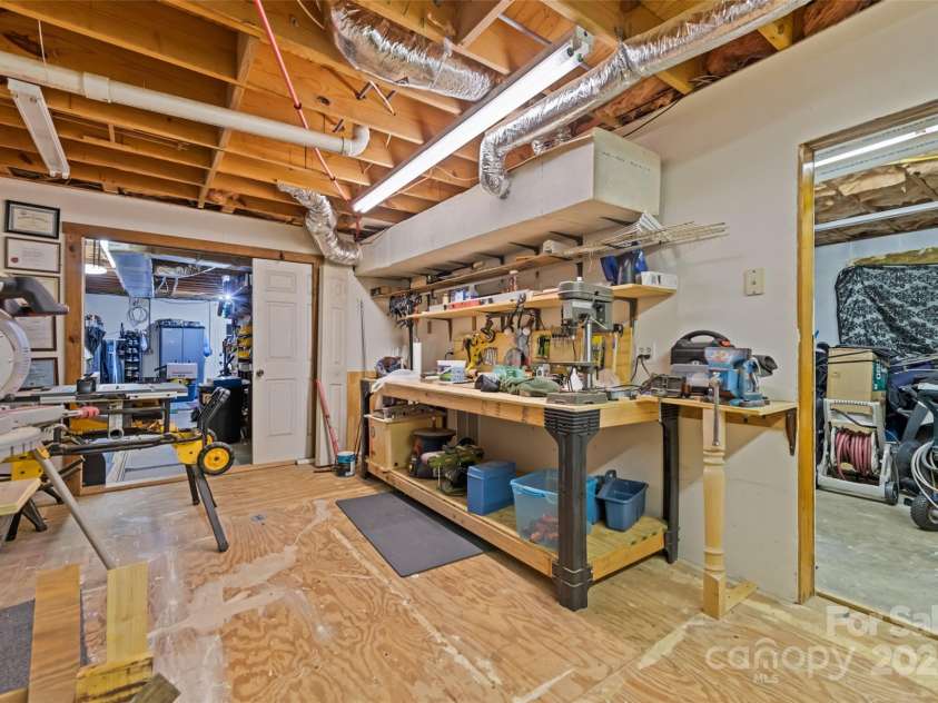 31 Laurel Ridge Drive, Otto, NC 28763.  MLS# CAR4316016, YatesRealty ID 2655. 