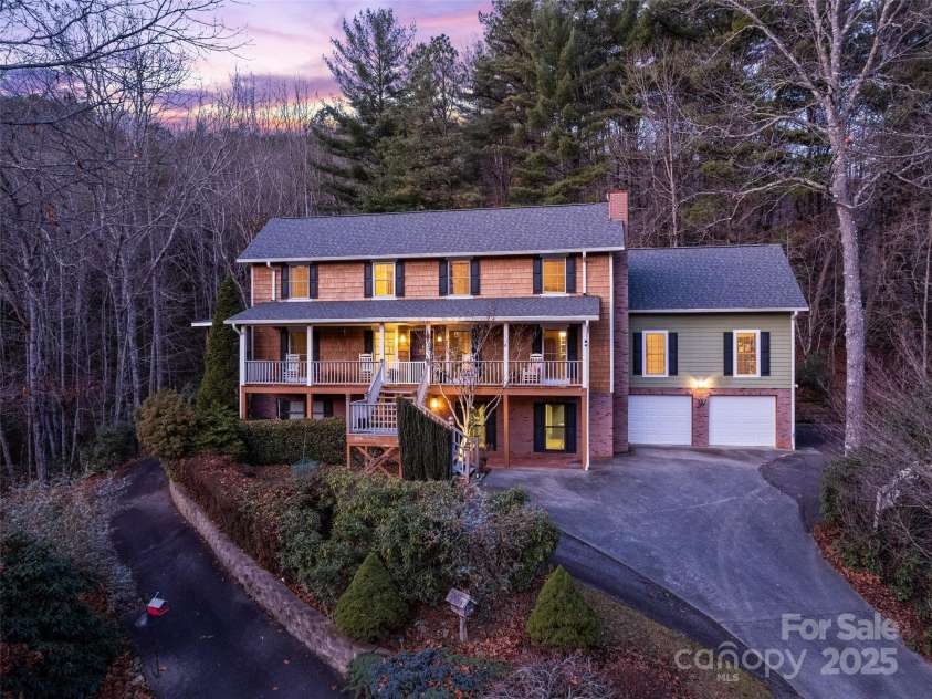 31 Laurel Ridge Drive, Otto, NC 28763.  MLS# CAR4316016, YatesRealty ID 2655. 