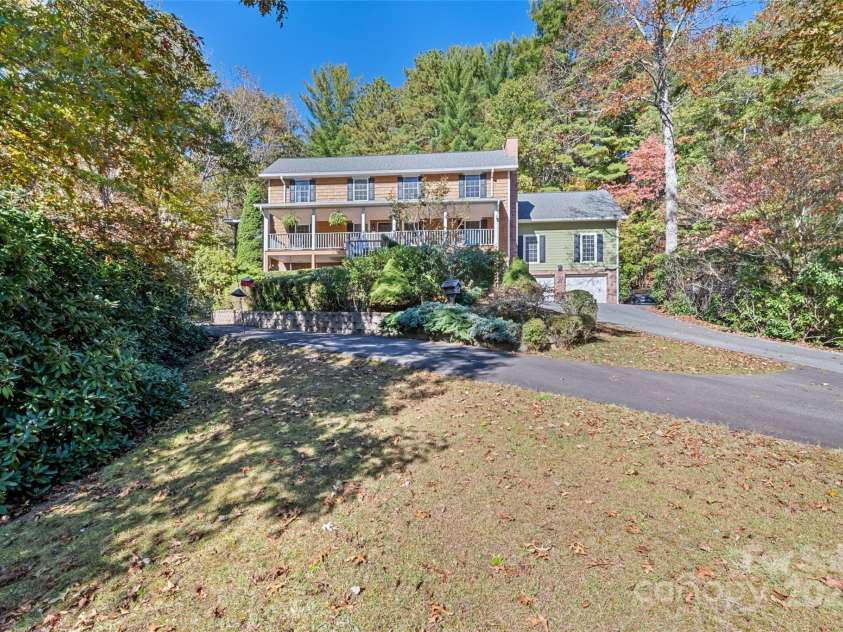 31 Laurel Ridge Drive, Otto, NC 28763.  MLS# CAR4316016, YatesRealty ID 2655. 