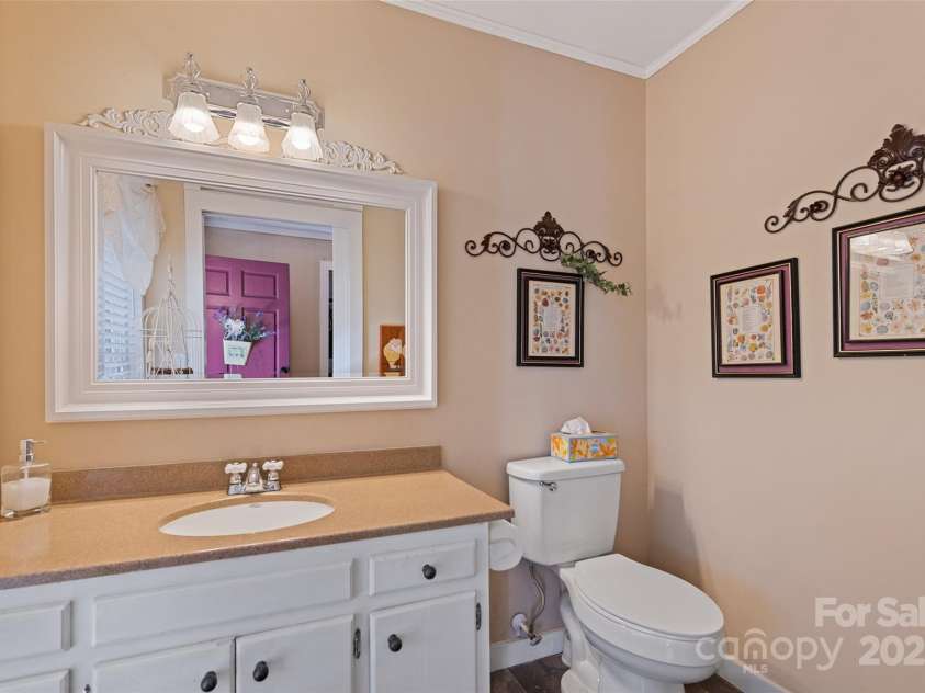 31 Laurel Ridge Drive, Otto, NC 28763.  MLS# CAR4316016, YatesRealty ID 2655. 