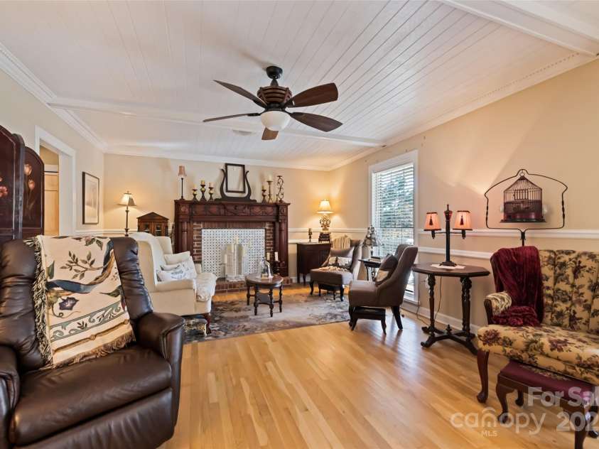 31 Laurel Ridge Drive, Otto, NC 28763.  MLS# CAR4316016, YatesRealty ID 2655. 