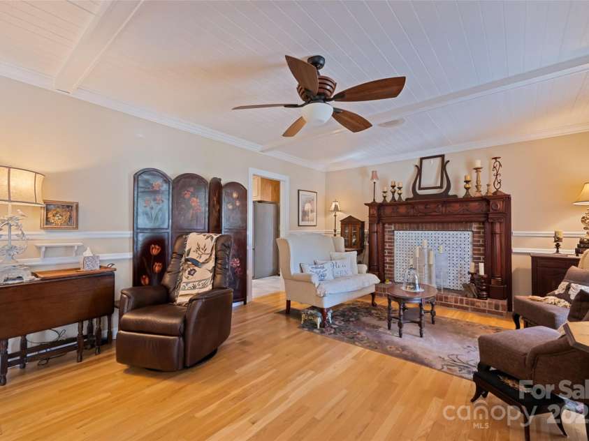 31 Laurel Ridge Drive, Otto, NC 28763.  MLS# CAR4316016, YatesRealty ID 2655. 