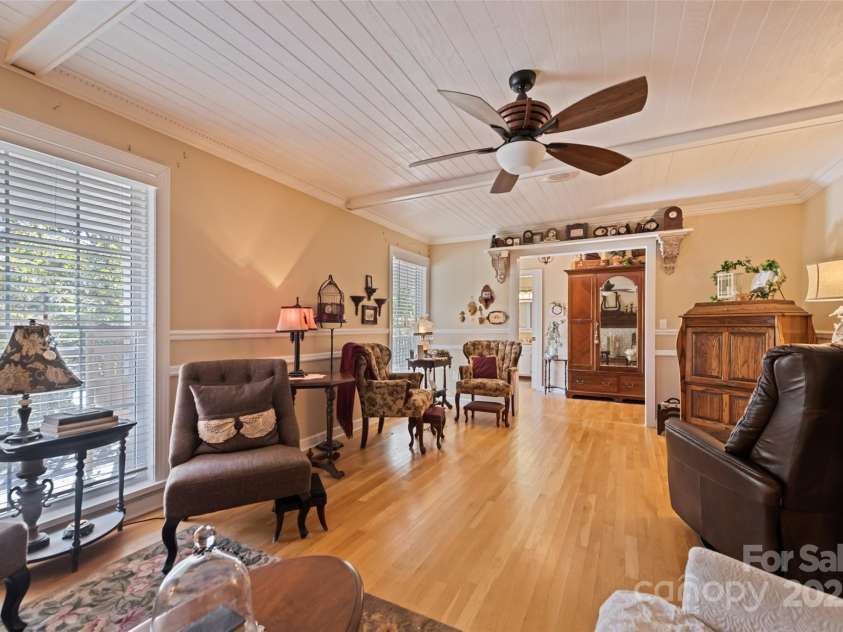 31 Laurel Ridge Drive, Otto, NC 28763.  MLS# CAR4316016, YatesRealty ID 2655. 