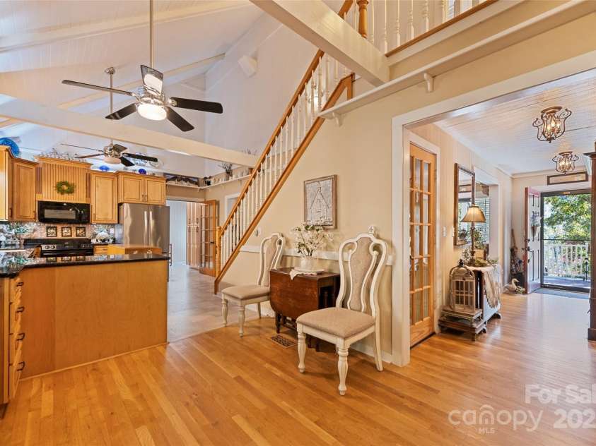 31 Laurel Ridge Drive, Otto, NC 28763.  MLS# CAR4316016, YatesRealty ID 2655. 