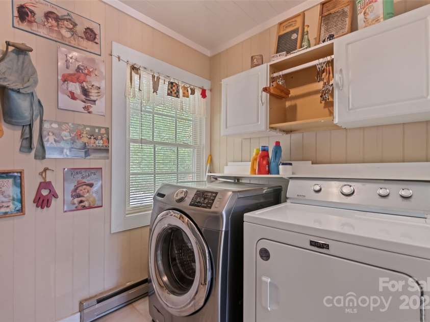 31 Laurel Ridge Drive, Otto, NC 28763.  MLS# CAR4316016, YatesRealty ID 2655. 