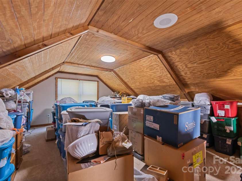 31 Laurel Ridge Drive, Otto, NC 28763.  MLS# CAR4316016, YatesRealty ID 2655. 