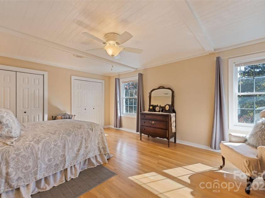 31 Laurel Ridge Drive, Otto, NC 28763.  MLS# CAR4316016, YatesRealty ID 2655. 