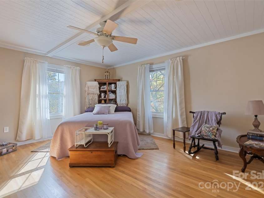 31 Laurel Ridge Drive, Otto, NC 28763.  MLS# CAR4316016, YatesRealty ID 2655. 